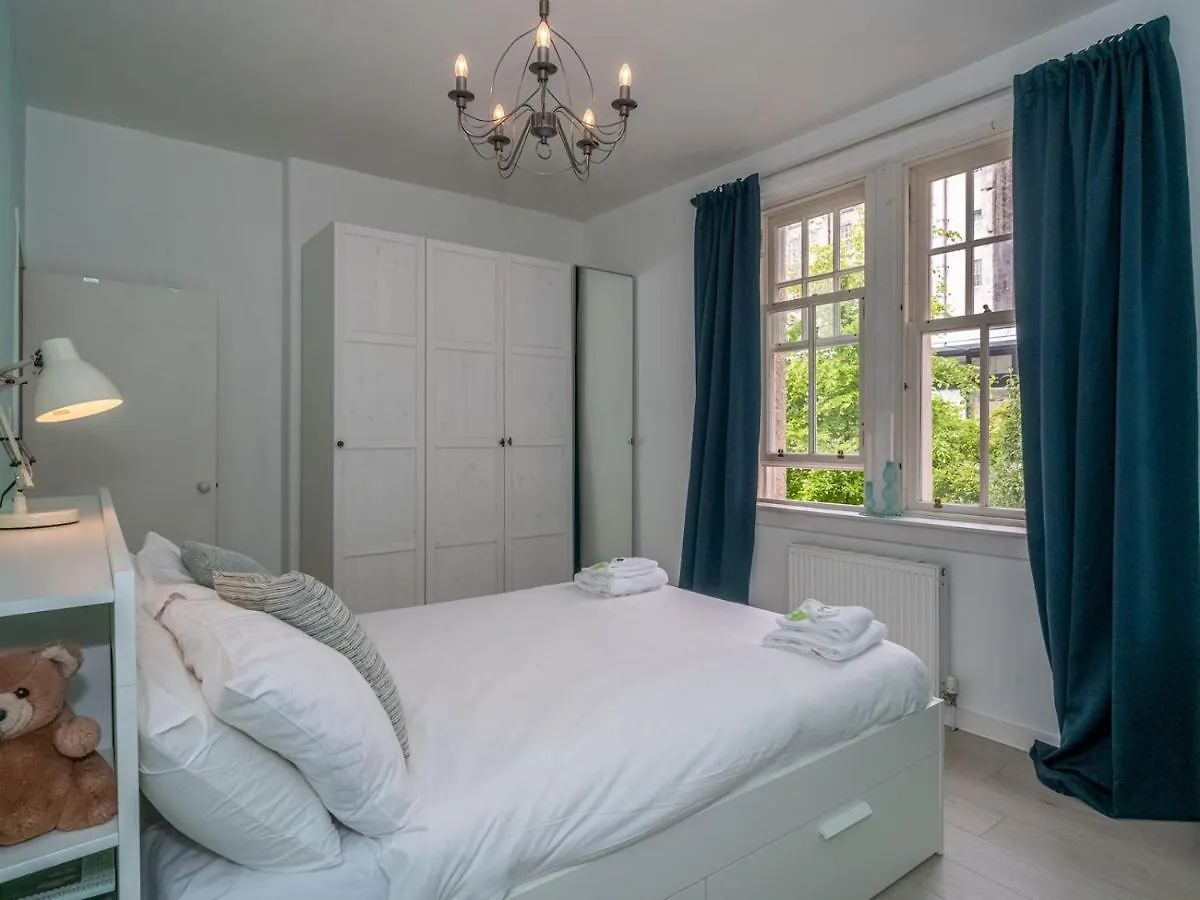 Pass The Keys Central Spacious Flat At Royal Mile Edinburgh 0*,
