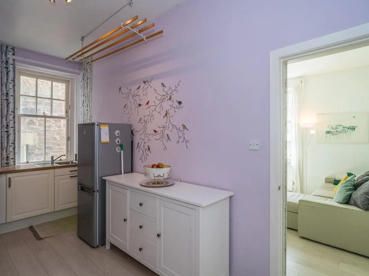 Pass The Keys Central Spacious Flat At Royal Mile Edinburgh 0*,  United Kingdom