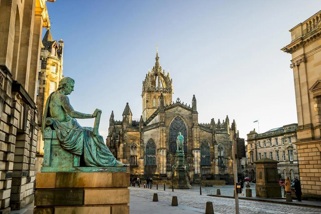 Pass The Keys Central Spacious Flat At Royal Mile Edinburgh United Kingdom