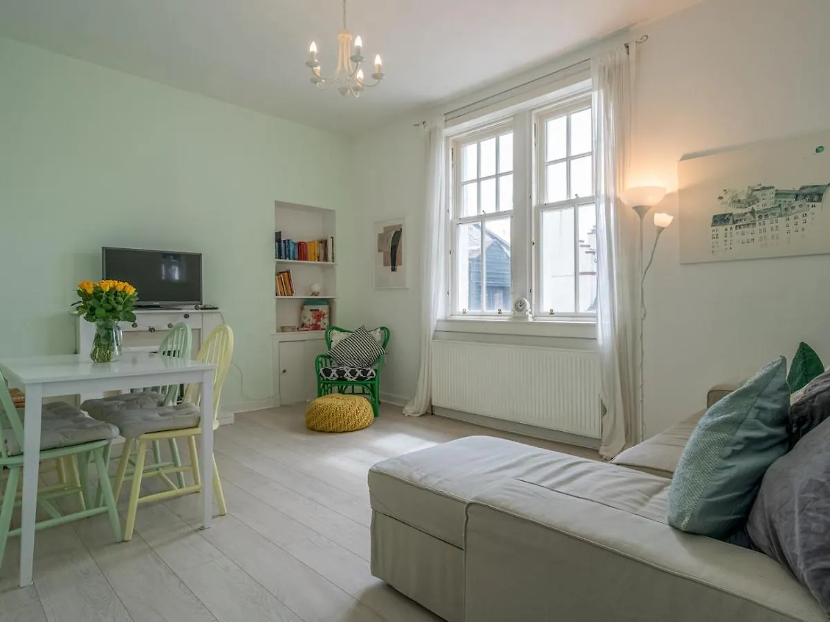 Pass The Keys Central Spacious Flat At Royal Mile Edinburgh Apartment